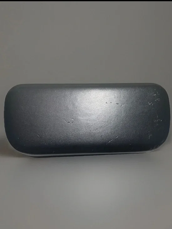 Coach Hard Shell Glasses Case DISCOUNTED HAS SCUFFS W/ Cloth And Packet - Picture 2 of 3